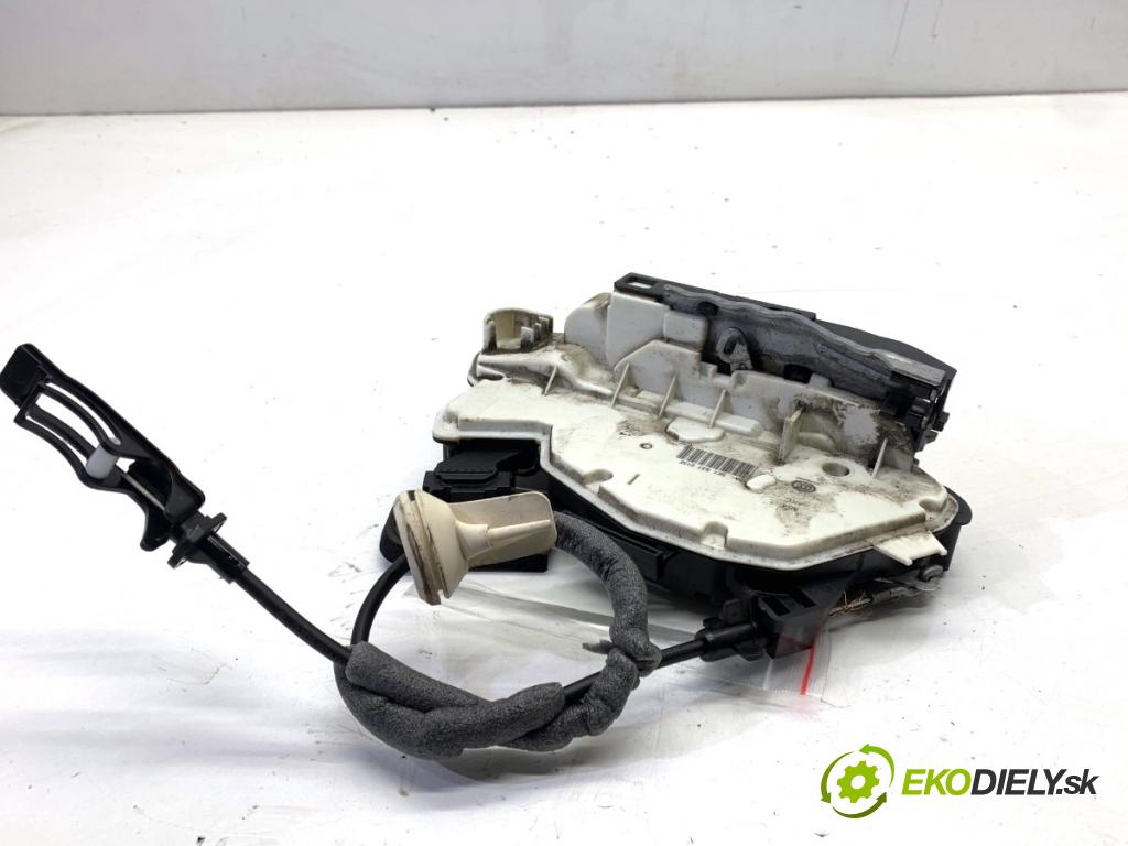 VW GOLF VII Kombi 2015 110 kW 2.0 TDI 1968 zámok Dvere ľavy predný 5K1837015E