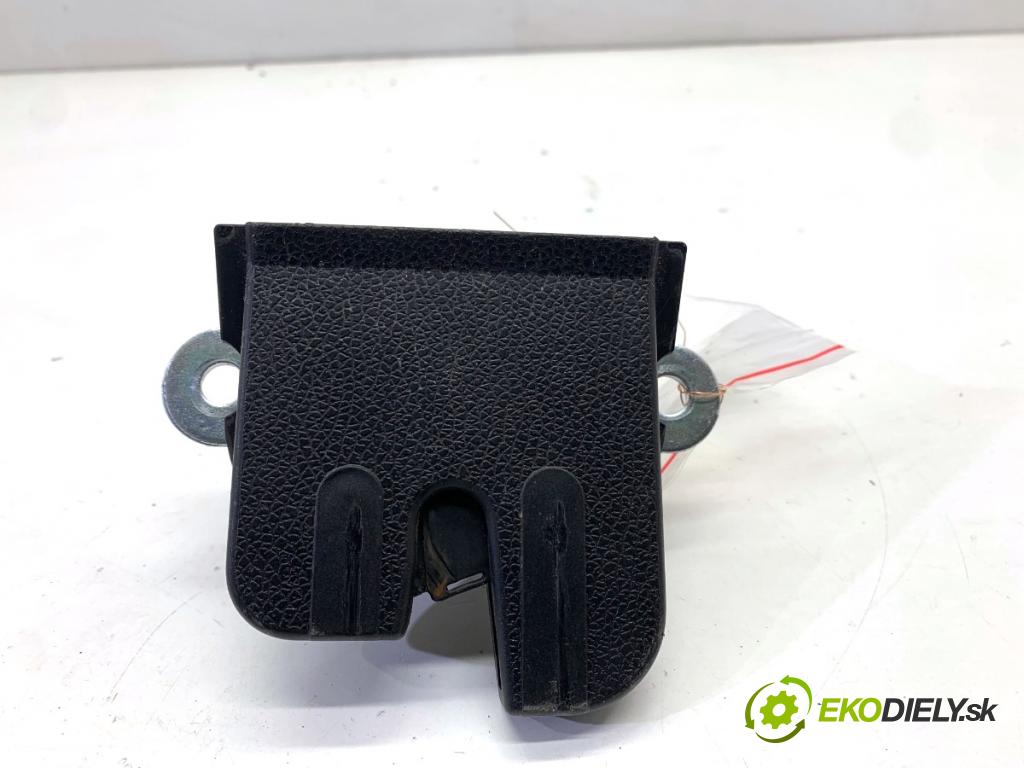 VW GOLF VII Kombi 2015 110 kW 2.0 TDI 1968 zámok dverí zad 5G0827505A