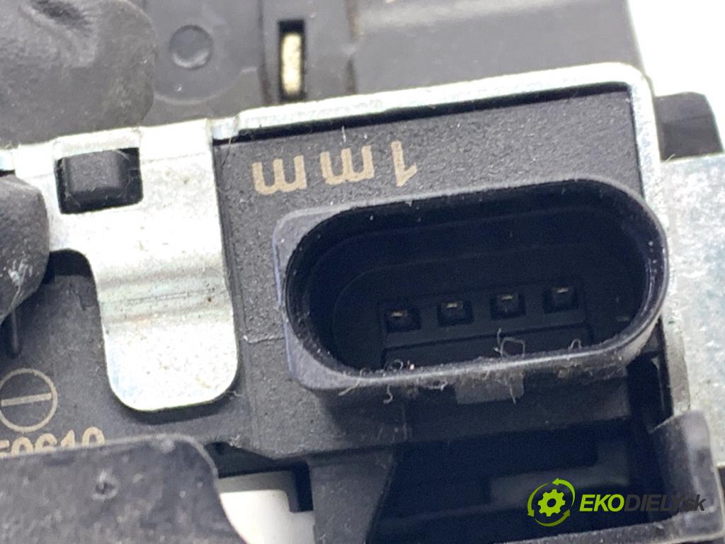 VW GOLF VII Kombi 2015 110 kW 2.0 TDI 1968 zámok dverí zad 5G0827505A