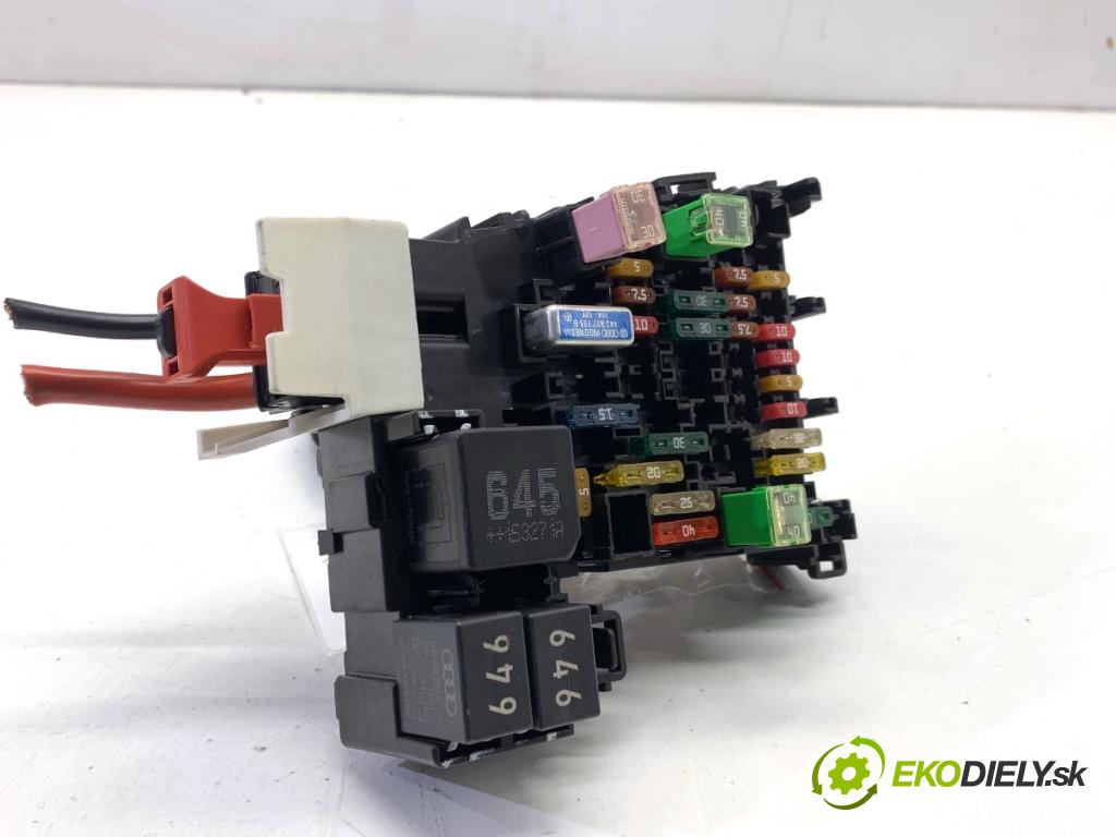 VW GOLF VII Kombi 2015 110 kW 2.0 TDI 1968 Skrinka poistková  (Poistková skrinka)