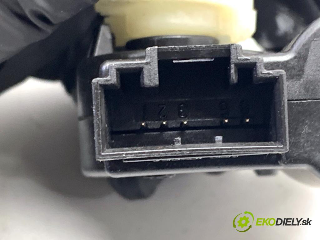 VW GOLF VII Kombi 2015 110 kW 2.0 TDI 1968 Motor kúrenia 5Q0907511K