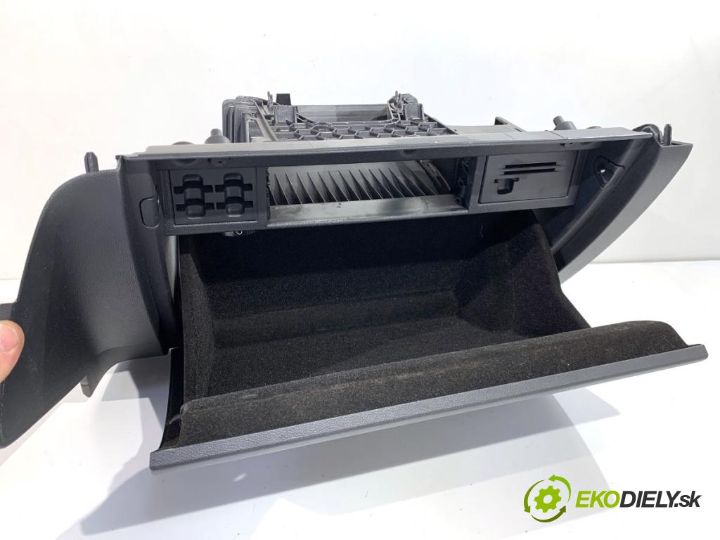 VW GOLF VII Kombi 2015 110 kW 2.0 TDI 1968 Priehradka, kastlík spolujazdca 5G1857097AE (Priehradka (kastlík))