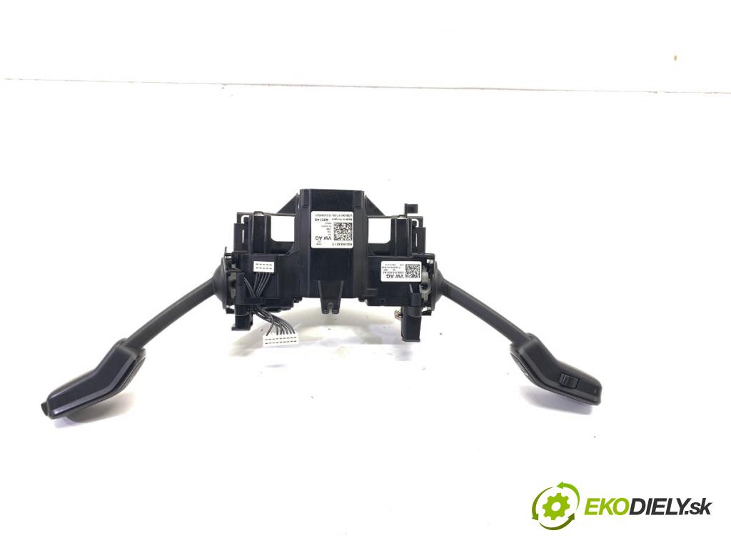 VW GOLF VII Kombi 2015 110 kW 2.0 TDI 1968 Prepínač kombinovaný 5Q0953521R 5Q0953502AJ (Prepínacie páčky pod volantom)