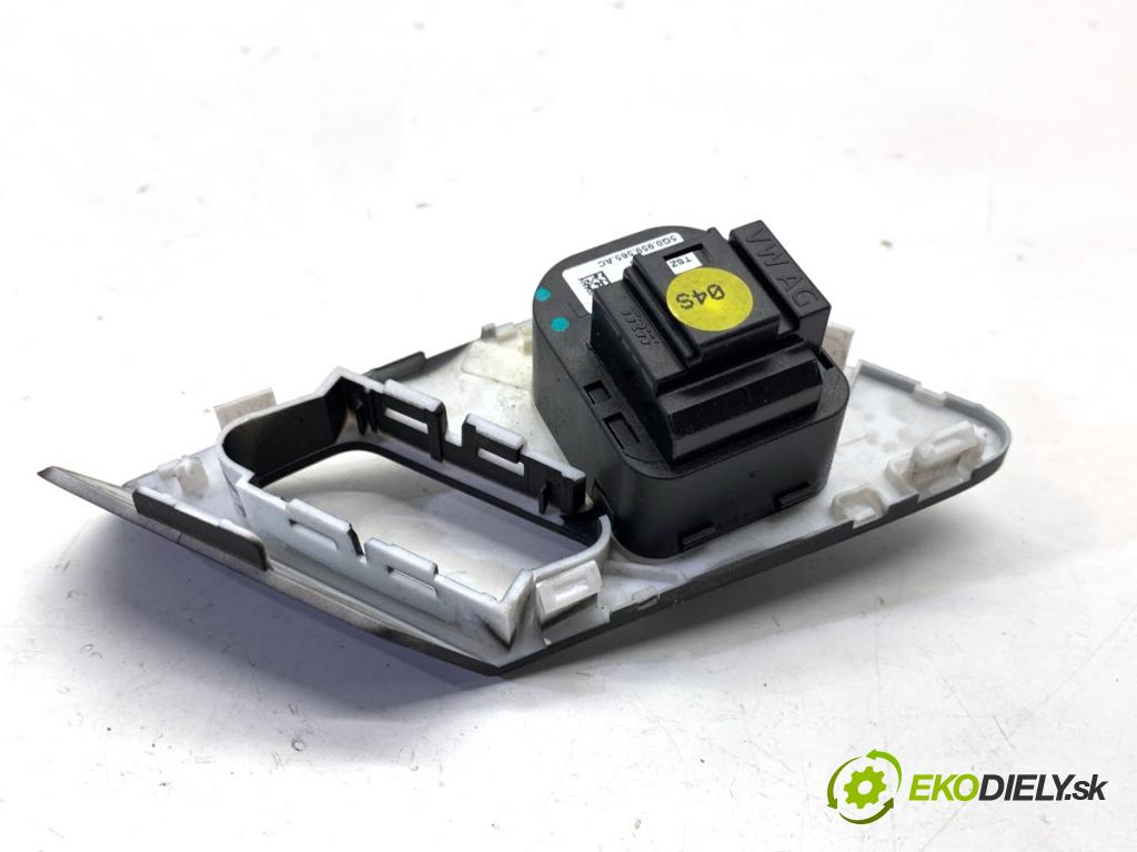 VW GOLF VII Kombi 2015 110 kW 2.0 TDI 1968 Prepínač nastavenia spätných zrkadiel 5G0959565AC (Prepínacie páčky pod volantom)