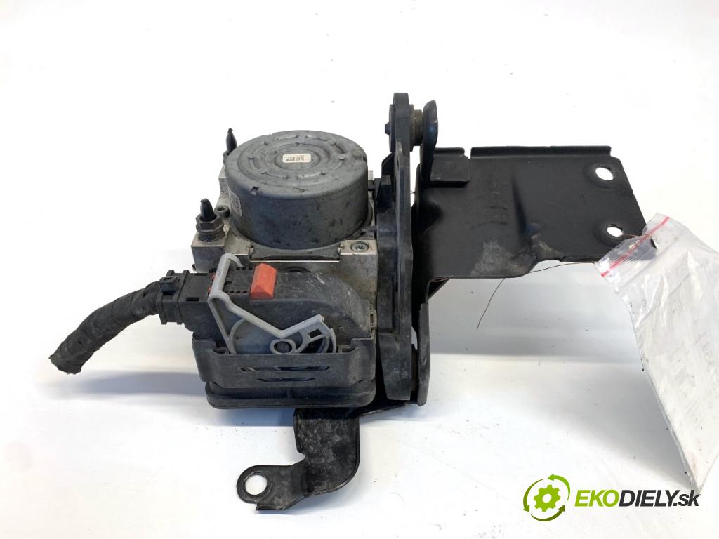 VW GOLF VII Kombi 2015 110 kW 2.0 TDI 1968 pumpa ABS 3Q0614517AB 3Q0907379AB (Pumpa ABS)