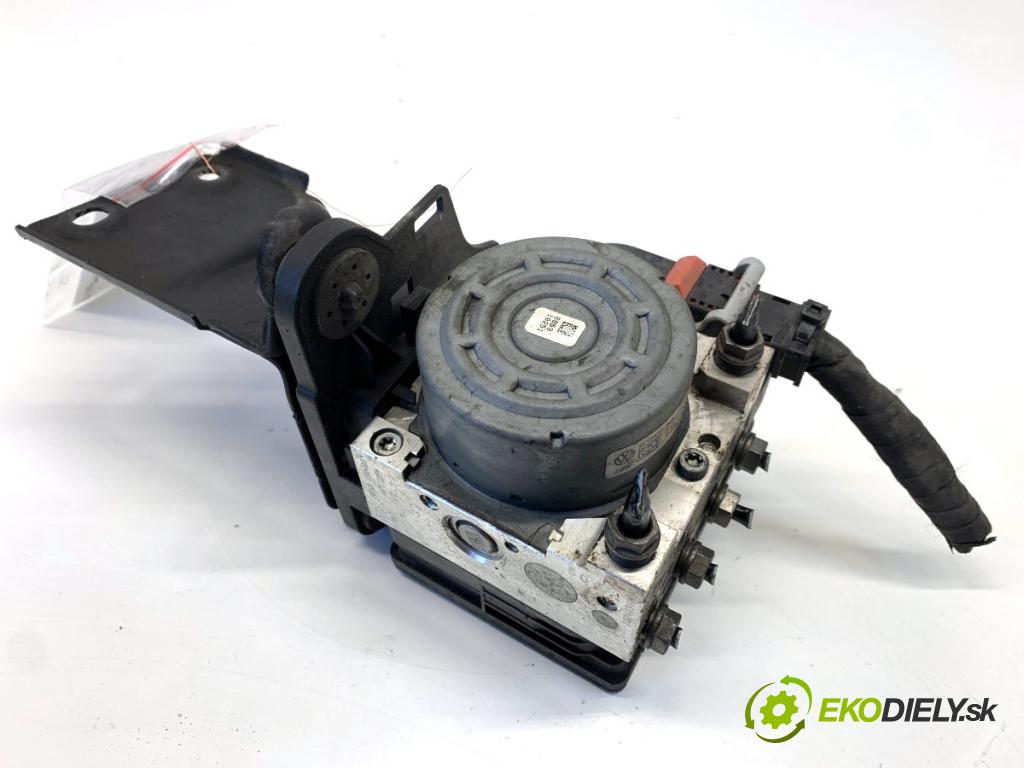 VW GOLF VII Kombi 2015 110 kW 2.0 TDI 1968 pumpa ABS 3Q0614517AB 3Q0907379AB (Pumpa ABS)