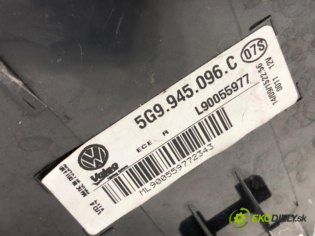 VW GOLF VII Kombi 2015 110 kW 2.0 TDI 1968 světlo pravý zadní část 5G9945096C