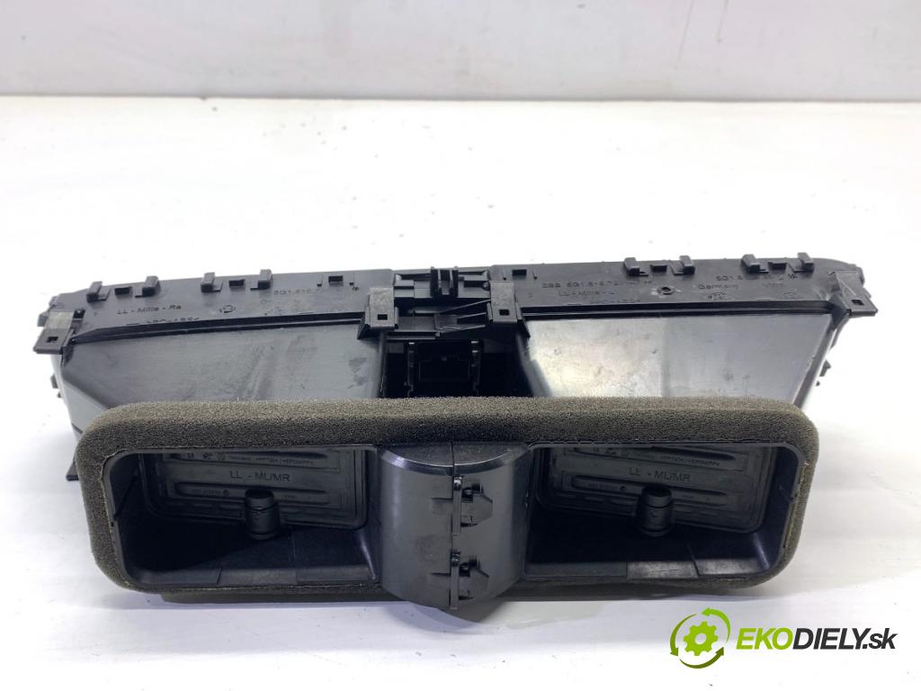 VW GOLF VII Kombi 2015 110 kW 2.0 TDI 1968 Mriežky kúrenia predný stredna 5G1819728AC