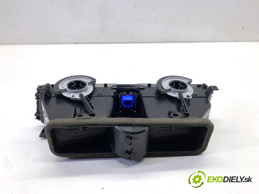 VW GOLF VII Kombi 2015 110 kW 2.0 TDI 1968 Mriežky kúrenia predný stredna 5G1819728AC