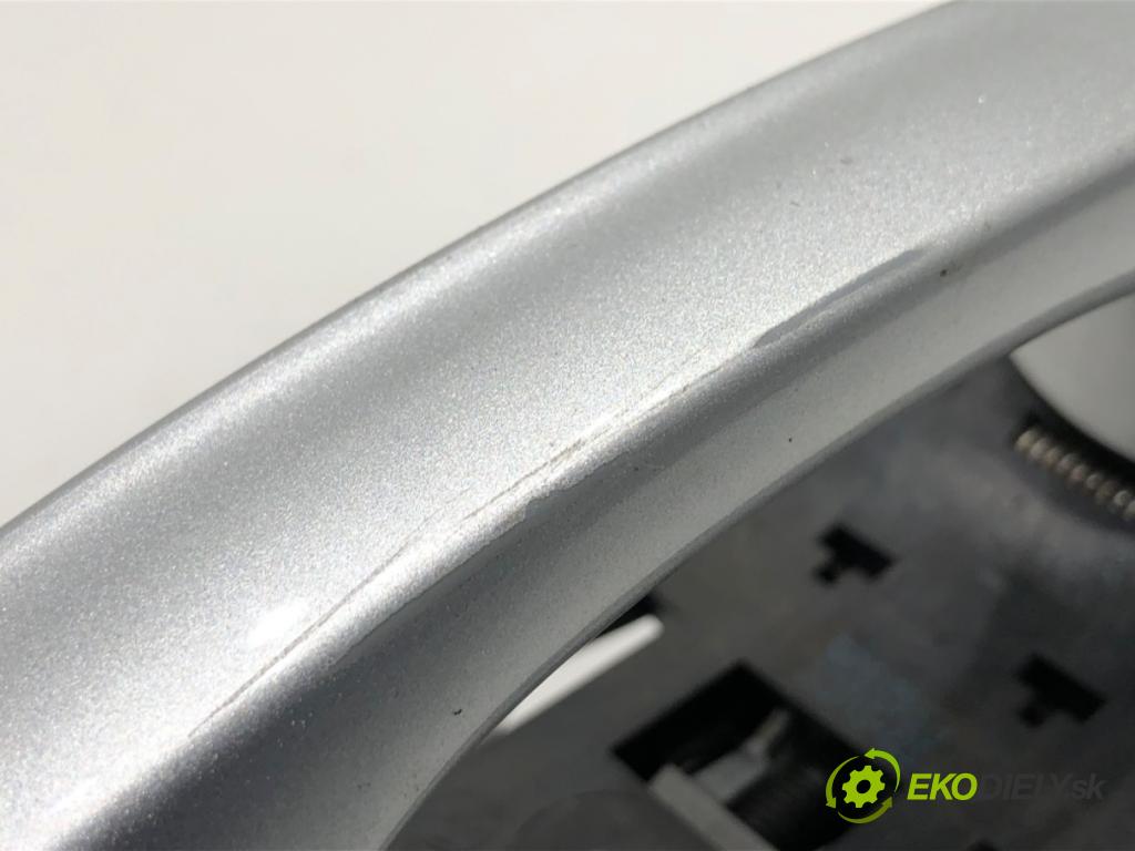 VW GOLF VII Kombi 2015 110 kW 2.0 TDI 1968 Kľučka vonkajšia ľavy predný