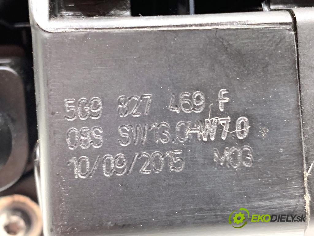 VW GOLF VII Kombi 2015 110 kW 2.0 TDI 1968 KAMERA klika dveří zadní část 5G9827469F