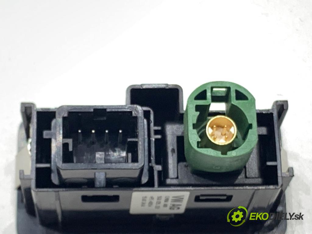 VW GOLF VII Kombi 2015 110 kW 2.0 TDI 1968 HNÍZDO: USB 5G0035222