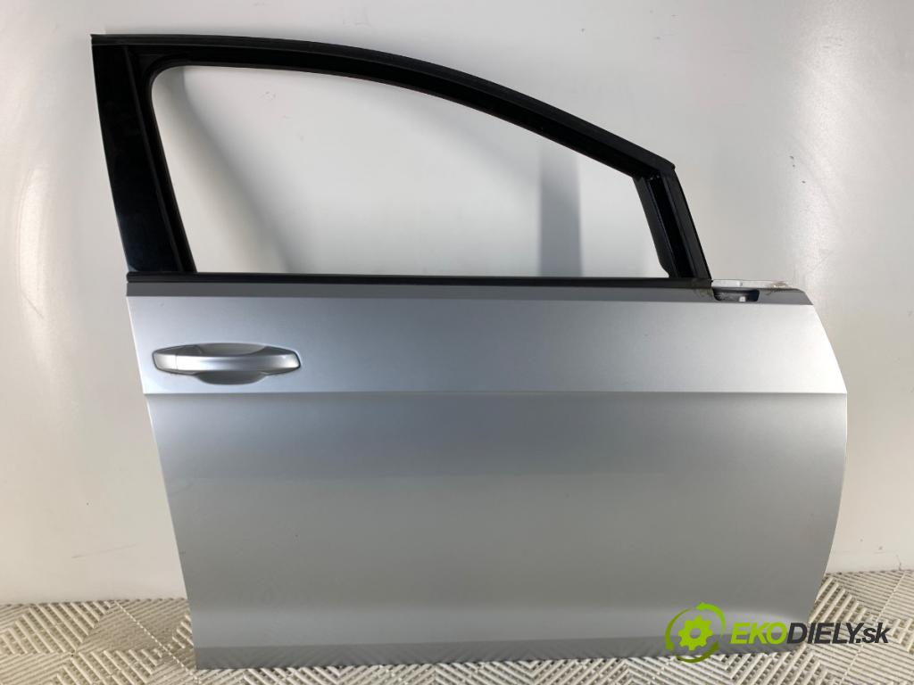 VW GOLF VII Kombi 2015 110 kW 2.0 TDI 1968 dveře pravý přední část LA7W