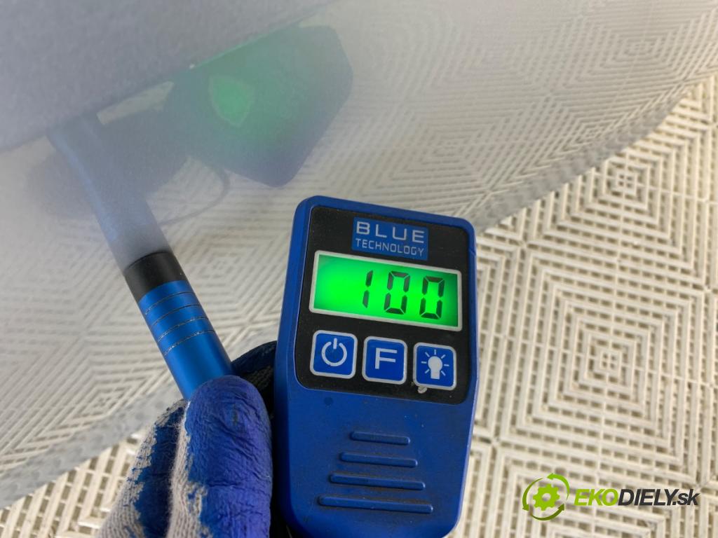 VW GOLF VII Kombi 2015 110 kW 2.0 TDI 1968 Dvere ľavy predný LA7W