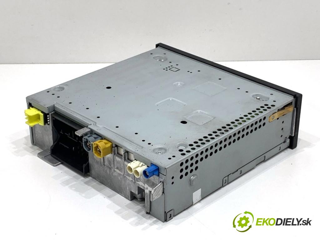 VW GOLF VII Kombi 2015 110 kW 2.0 TDI 1968 CZYTNIK navigace 3G0035043B (Elektrosoučásti ostatní)