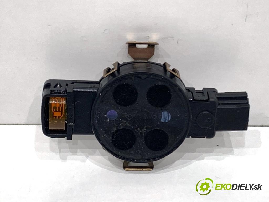 VW GOLF VII Kombi 2015 110 kW 2.0 TDI 1968 Snímač dažďa 5Q0955547A (Snímač dažďa)