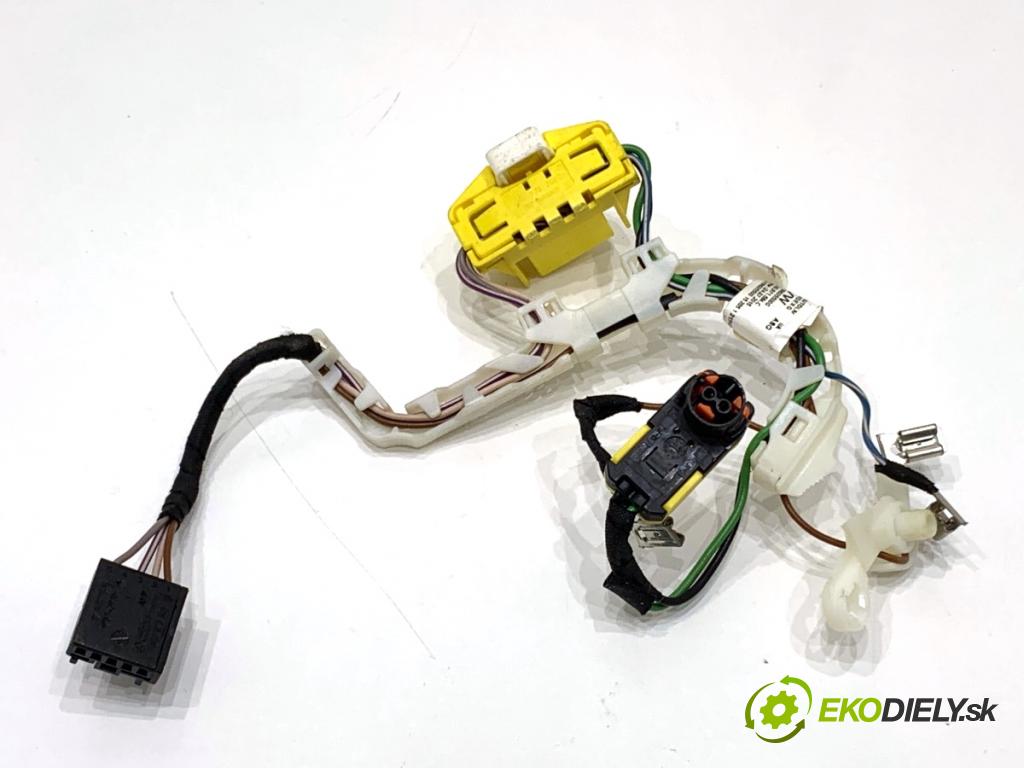 VW GOLF VII Kombi 2015 110 kW 2.0 TDI 1968 Káblovačka silentbloku airbag 5G0971584C