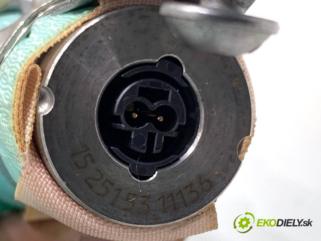 VW GOLF VII Kombi 2015 110 kW 2.0 TDI 1968 Stropný pravy