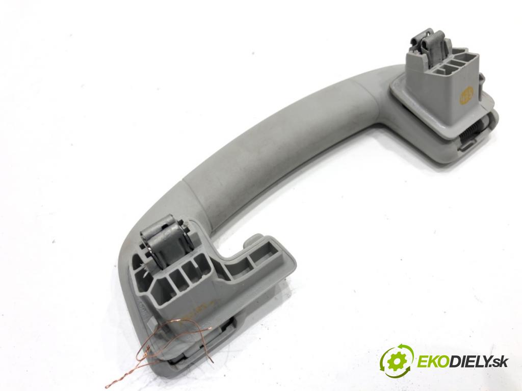 VW GOLF VII Kombi 2015 110 kW 2.0 TDI 1968 Rúčka čalunenie zad pravá 5G9857643A