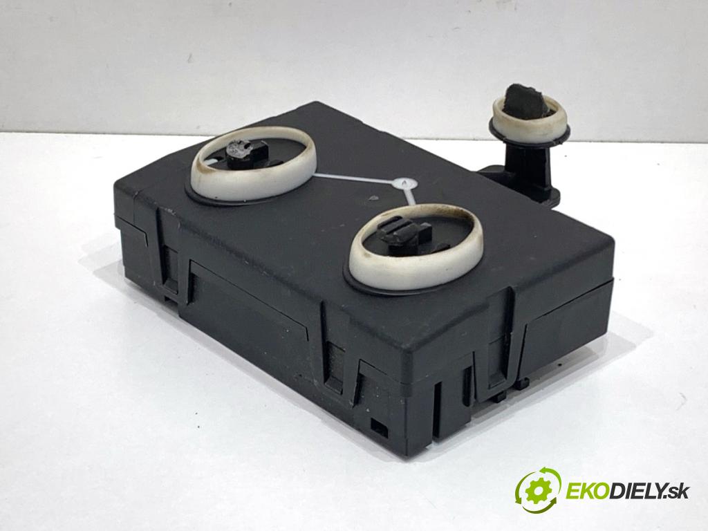 VW GOLF VII Kombi 2015 110 kW 2.0 TDI 1968 Modul Dvere predný ľavy 5Q4959593E