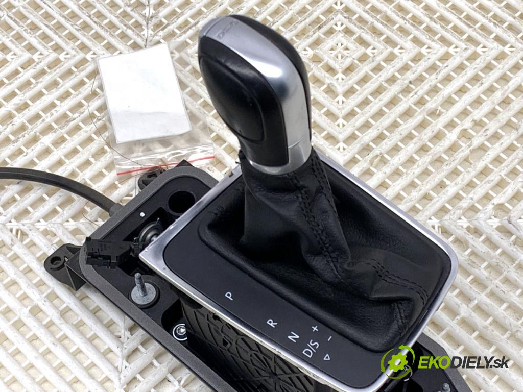 VW GOLF VII Kombi 2015 110 kW 2.0 TDI 1968 Kulisa DSG