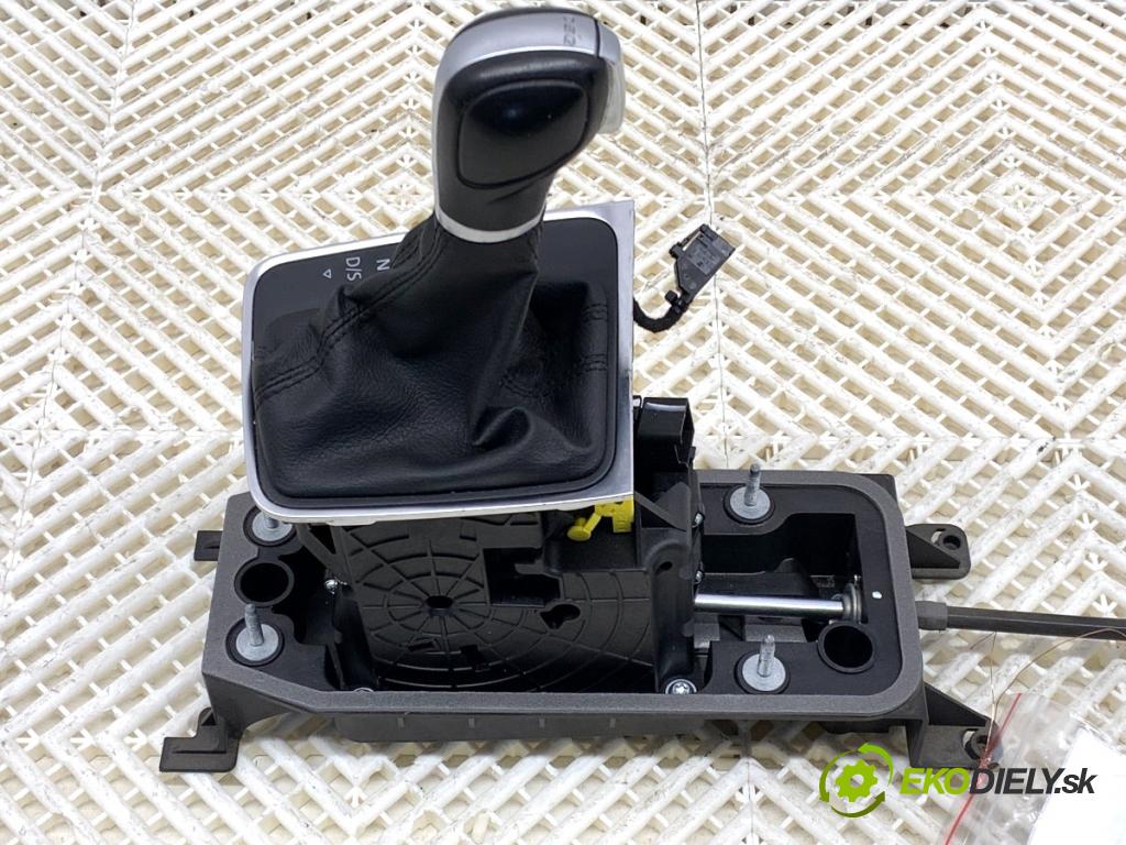 VW GOLF VII Kombi 2015 110 kW 2.0 TDI 1968 Kulisa DSG