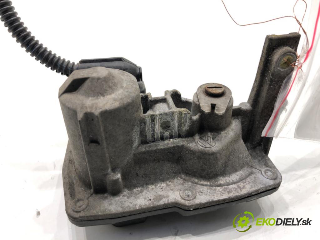 VW GOLF VII Kombi 2015 110 kW 2.0 TDI 1968 Škrtiaca klapka VÝFUK: 51500204