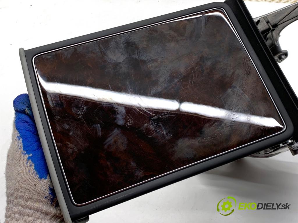 AUDI A8 D4 sedan 2015 368 kW 6.3 W12 quattro 6299 stolík SKLADANIE: LONG 4H4862851