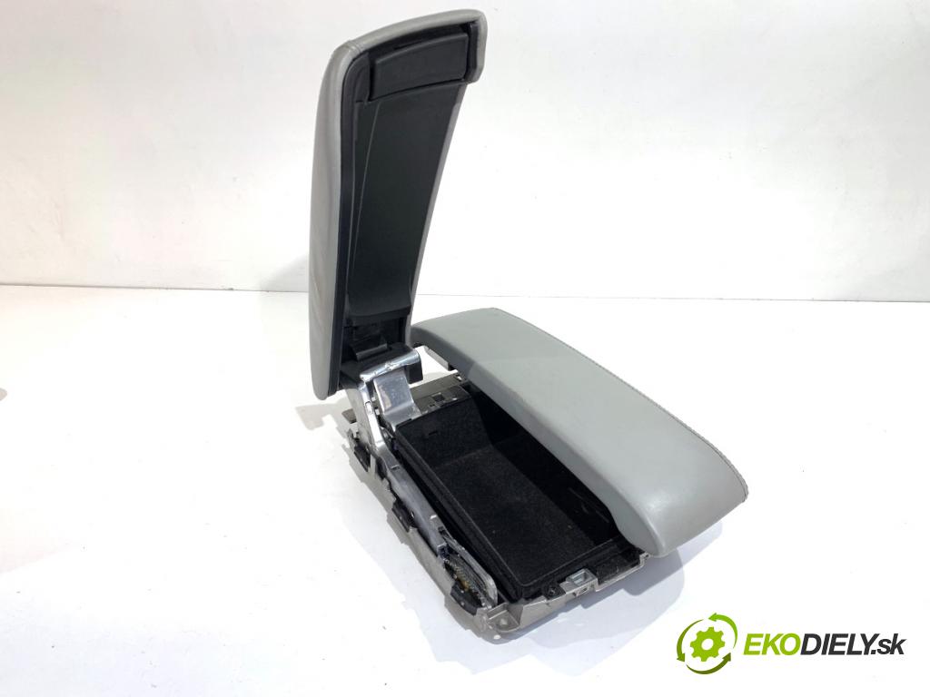 AUDI A8 D4 sedan 2015 368 kW 6.3 W12 quattro 6299 loketní opěrka 4H0863075E (Loketní opěrka)