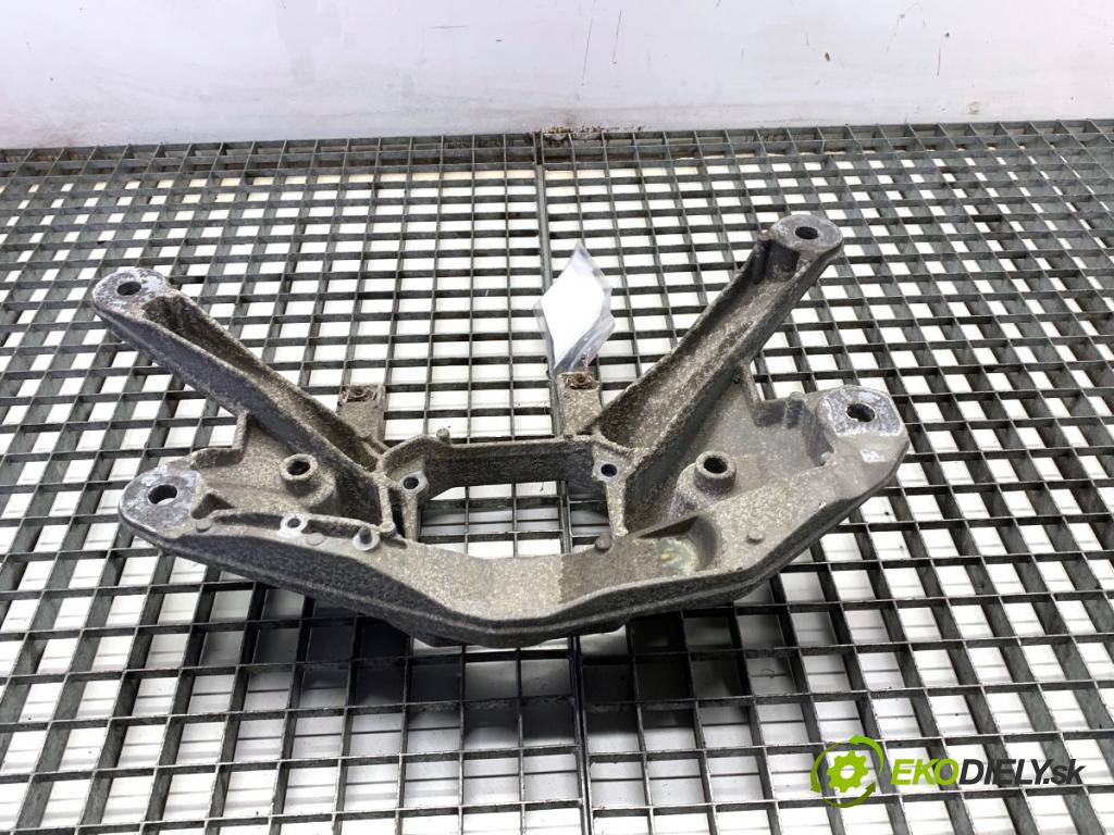 AUDI A8 D4 sedan 2015 368 kW 6.3 W12 quattro 6299 Držiak prevodovky 4H0399263