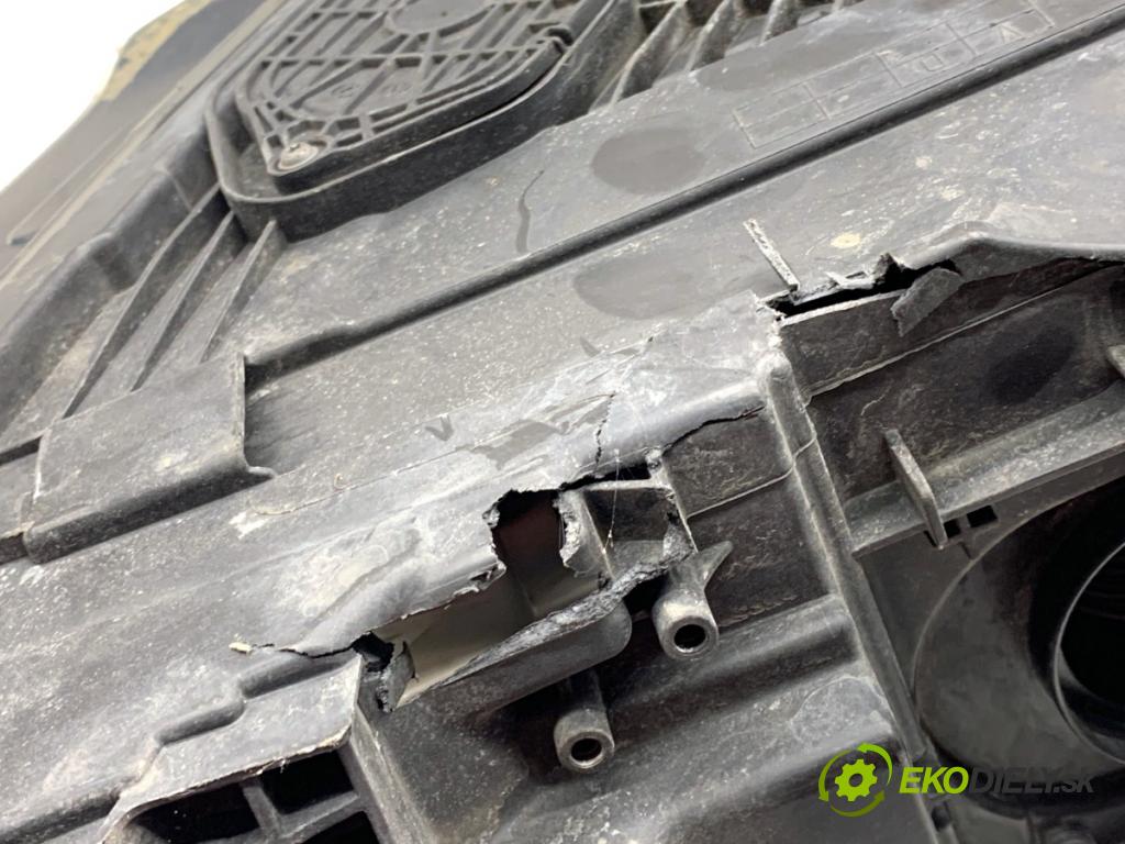 AUDI A8 D4 sedan 2015 368 kW 6.3 W12 quattro 6299 Svetlomet ľavy predný PLNÉ: LED MATRIX: 4H0941033B