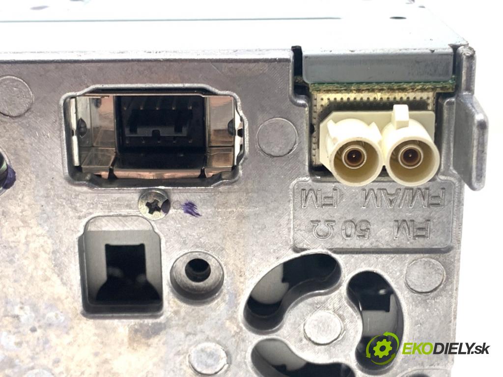 AUDI A4 B8 sedan 2008 105 kW 2.0 TDI 1968 RADIO 8T1035186C (Audio zariadenie)