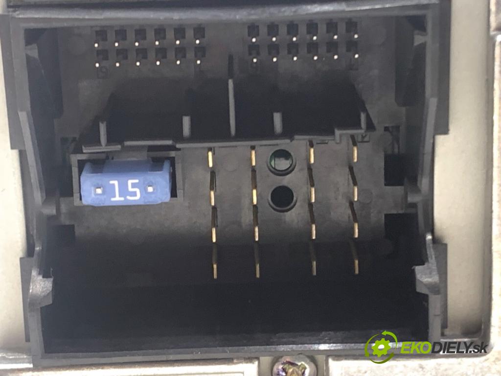 AUDI A4 B8 sedan 2008 105 kW 2.0 TDI 1968 RADIO 8T1035186C (Audio zariadenie)