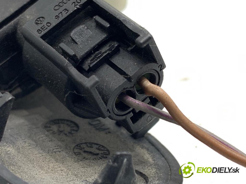 AUDI A4 B8 sedan 2008 105 kW 2.0 TDI 1968 ostrekovač ostrekovačov okien 8T0955988B