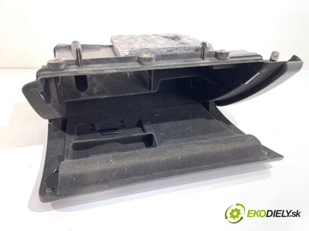 AUDI A4 B8 sedan 2008 105 kW 2.0 TDI 1968 Priehradka, kastlík spolujazdca 8K1857035A (Priehradka (kastlík))