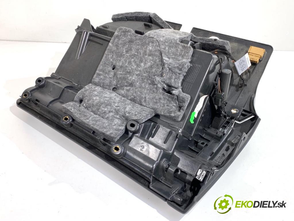 AUDI A4 B8 sedan 2008 105 kW 2.0 TDI 1968 Priehradka, kastlík spolujazdca 8K1857035A (Priehradka (kastlík))