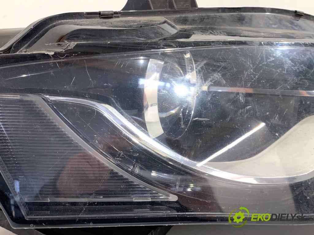 AUDI A4 B8 sedan 2008 105 kW 2.0 TDI 1968 světlomet pravý přední část XENON