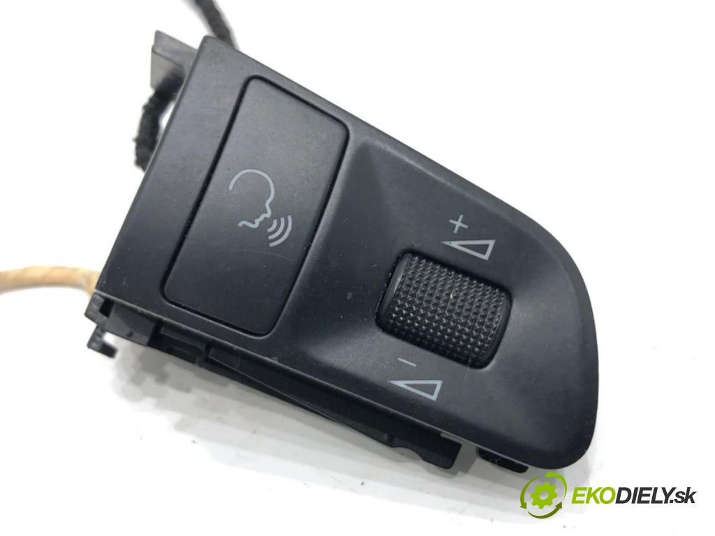 AUDI A4 B8 sedan 2008 105 kW 2.0 TDI 1968 SPÍNAČE: volantu 4F0951527D