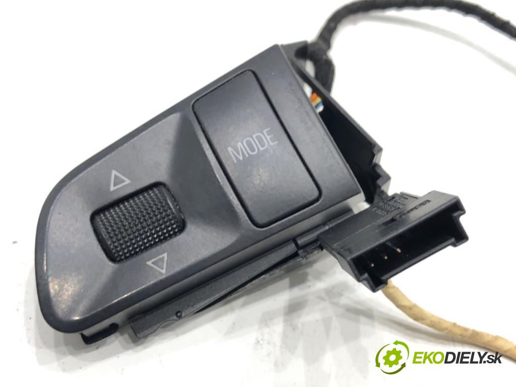 AUDI A4 B8 sedan 2008 105 kW 2.0 TDI 1968 SPÍNAČE: volantu 4F0951527D