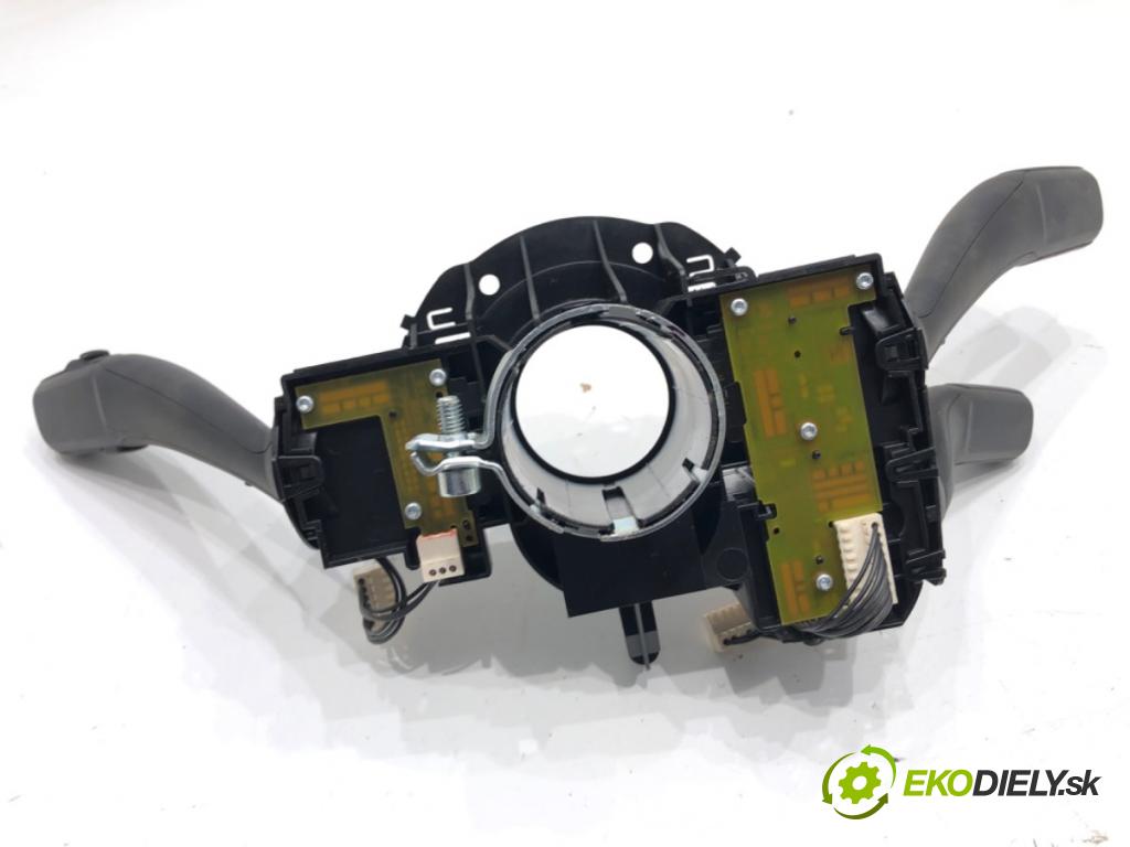 AUDI A4 B8 sedan 2008 105 kW 2.0 TDI 1968 Prepínač kombinovaný 8K0953502BD (Prepínacie páčky pod volantom)