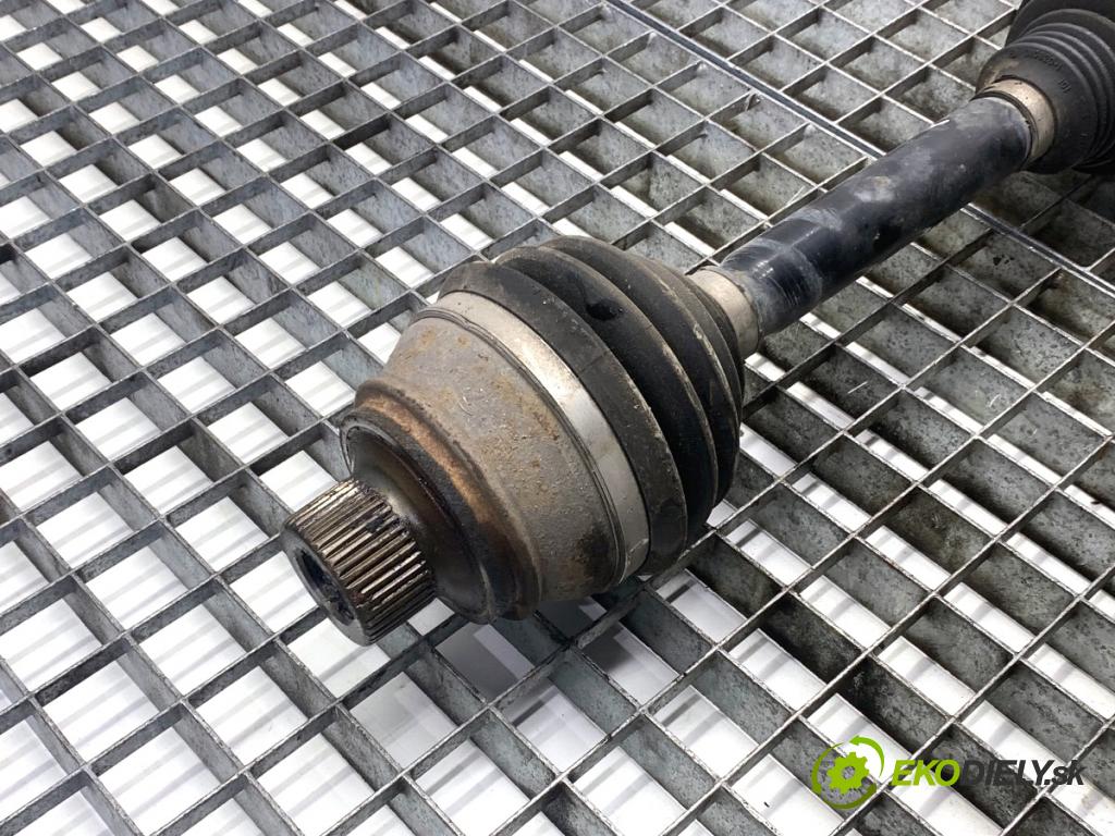 AUDI A4 B8 sedan 2008 105 kW 2.0 TDI 1968 Poloos pravy predný 8K0407271Q