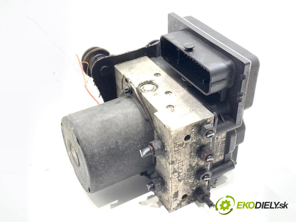 AUDI A4 B8 sedan 2008 105 kW 2.0 TDI 1968 pumpa ABS 8K0907379AQ (Pumpa ABS)