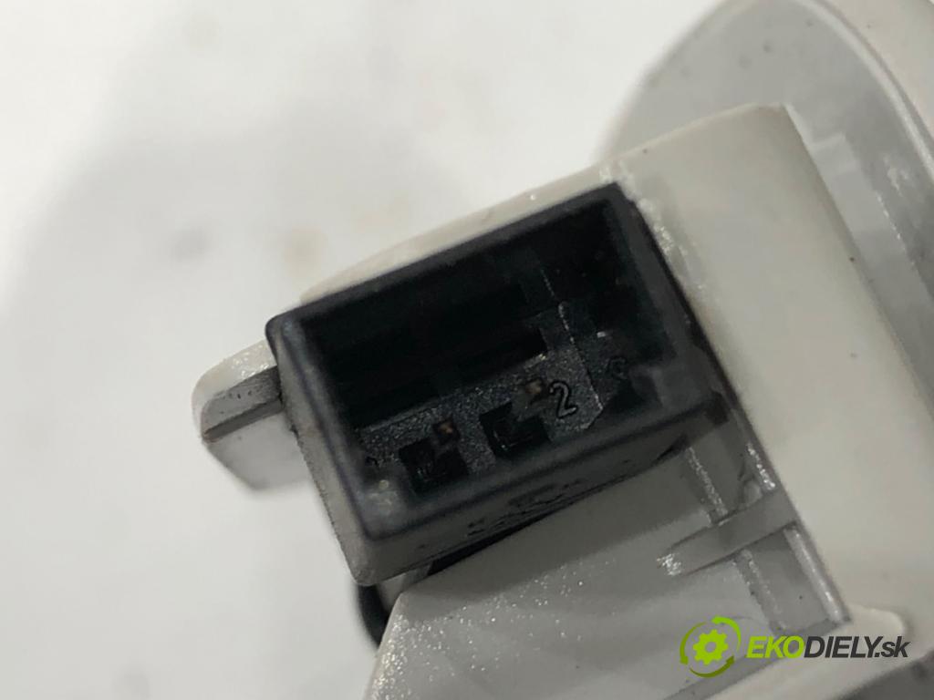 AUDI A4 B8 sedan 2008 105 kW 2.0 TDI 1968 Clona slnečná ľavy