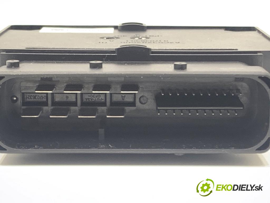 AUDI A4 B8 sedan 2008 105 kW 2.0 TDI 1968 Modul brzdy ručnej brzdy 8K0907801H