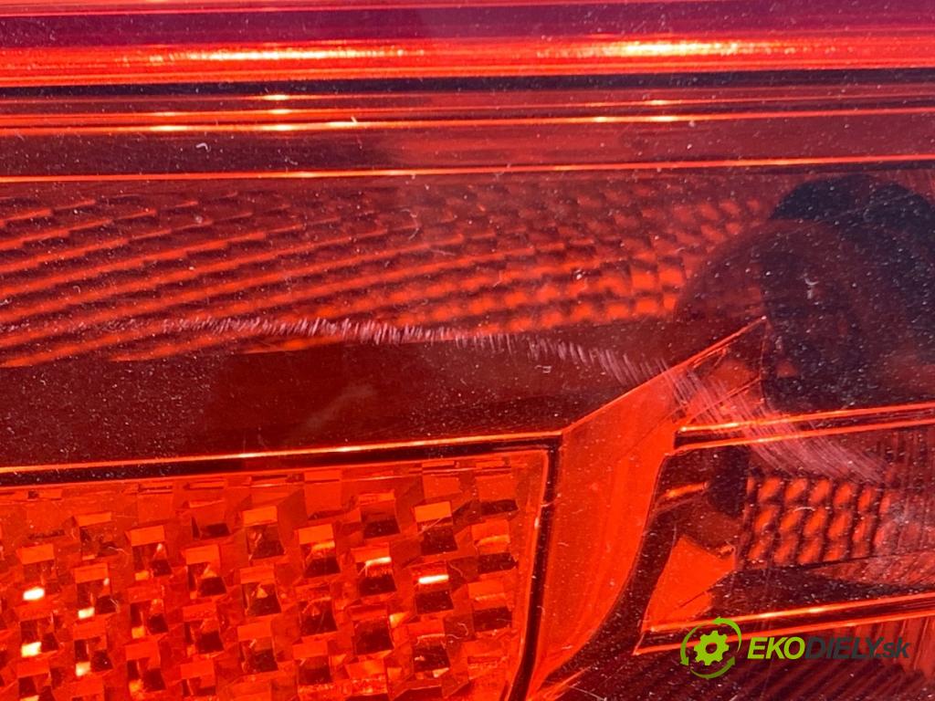 AUDI A4 B8 sedan 2008 105 kW 2.0 TDI 1968 Svetlo pravy zad