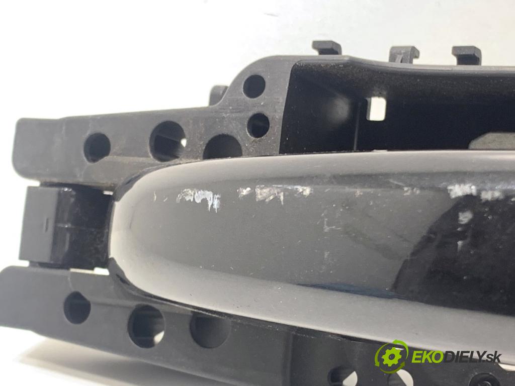 AUDI A4 B8 sedan 2008 105 kW 2.0 TDI 1968 Kľučka vonkajšia pravy predný