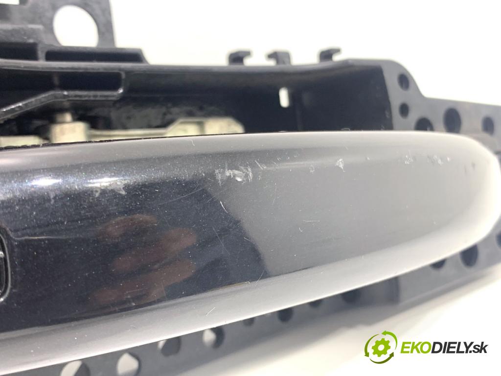 AUDI A4 B8 sedan 2008 105 kW 2.0 TDI 1968 Kľučka vonkajšia ľavy predný