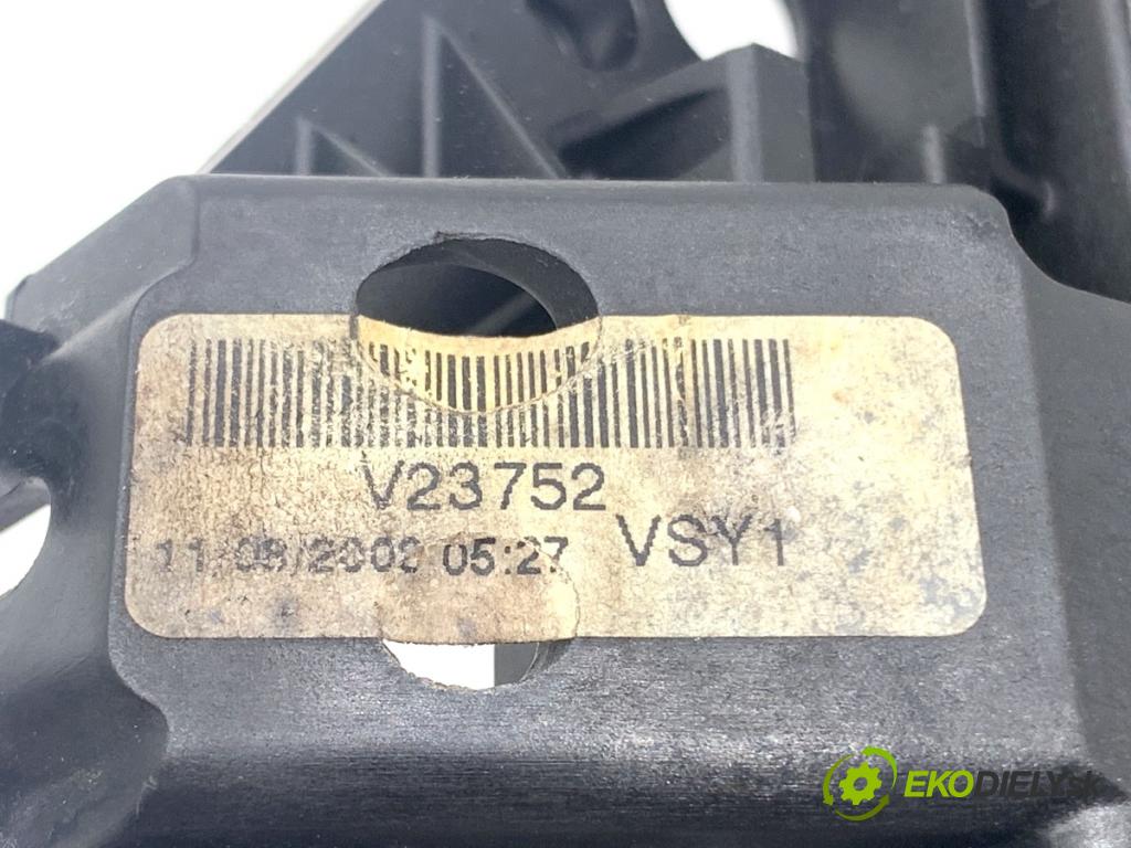 AUDI A4 B8 sedan 2008 105 kW 2.0 TDI 1968 Kľučka vonkajšia ľavy predný