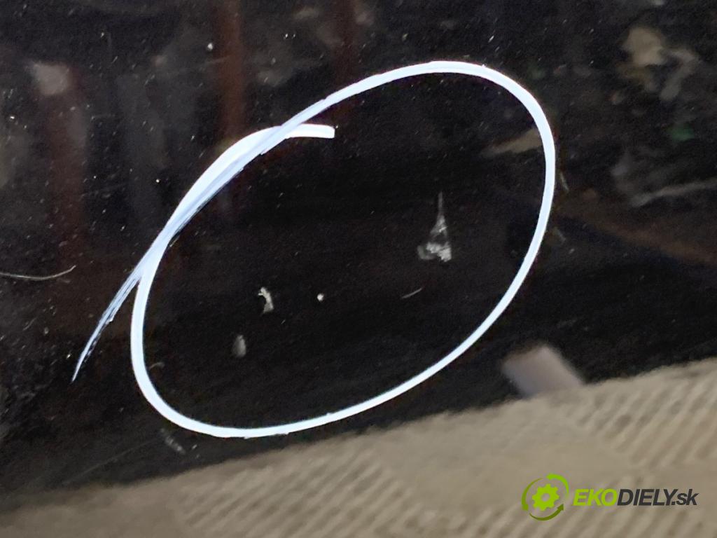 AUDI A4 B8 sedan 2008 105 kW 2.0 TDI 1968 Dvere pravy zad LZ9Y