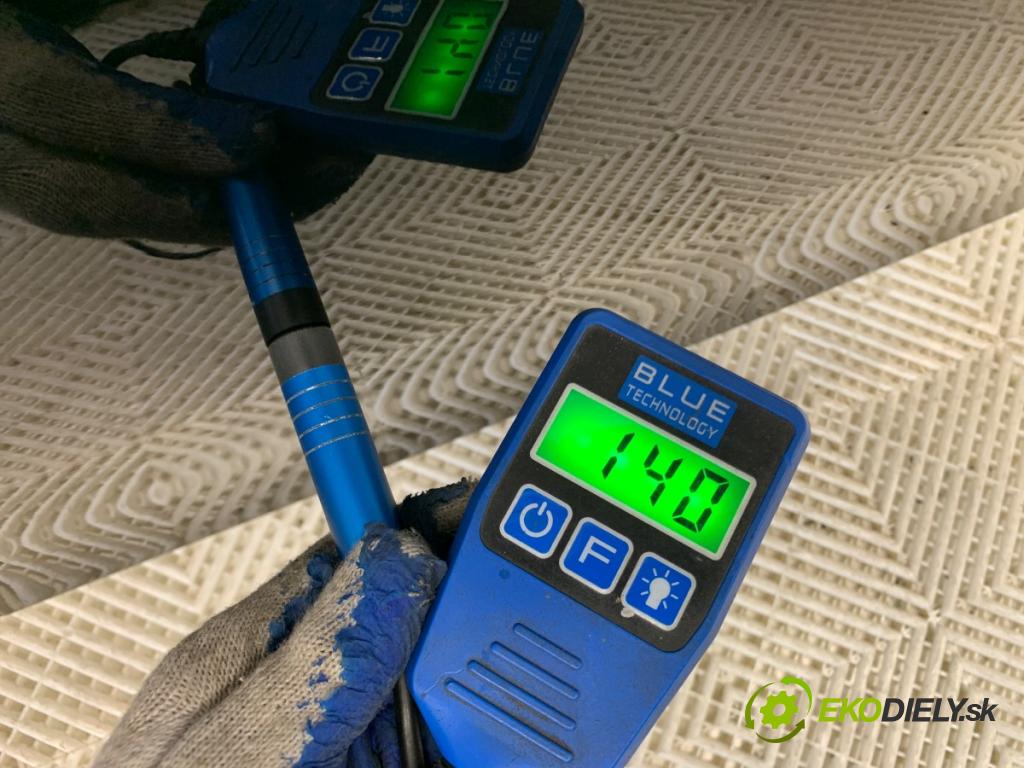 AUDI A4 B8 sedan 2008 105 kW 2.0 TDI 1968 Dvere pravy zad LZ9Y